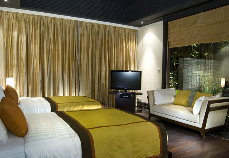 Thiết kế phòng ngủ nổi bật với tone màu vàng để tạo điểm nhấn