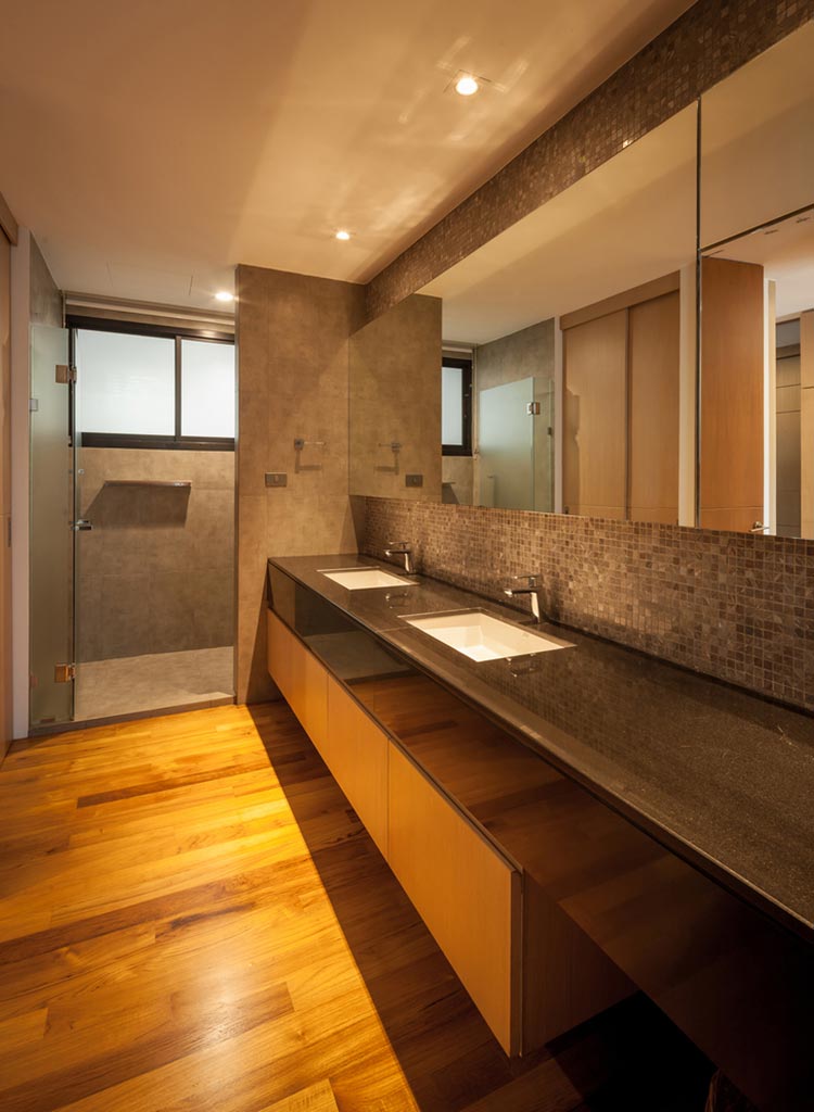 Cách thiết kế phòng wc ấm áp sang trọng của mẫu biệt thự hiện đại 2 tầng phong cách thái lan